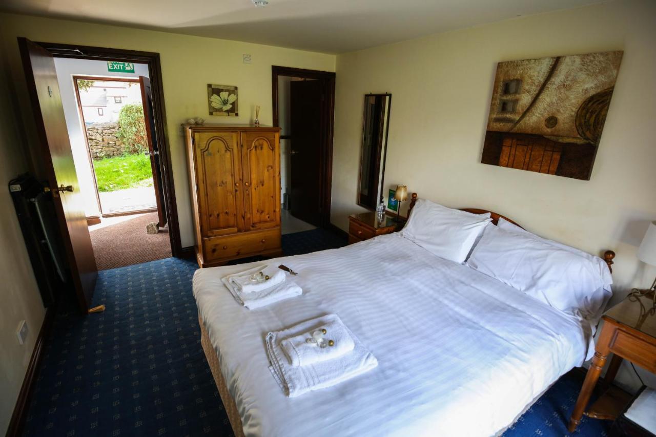 Oyo Ye Olde Bowling Green Inn (Adults Only) Bradwell  Екстериор снимка