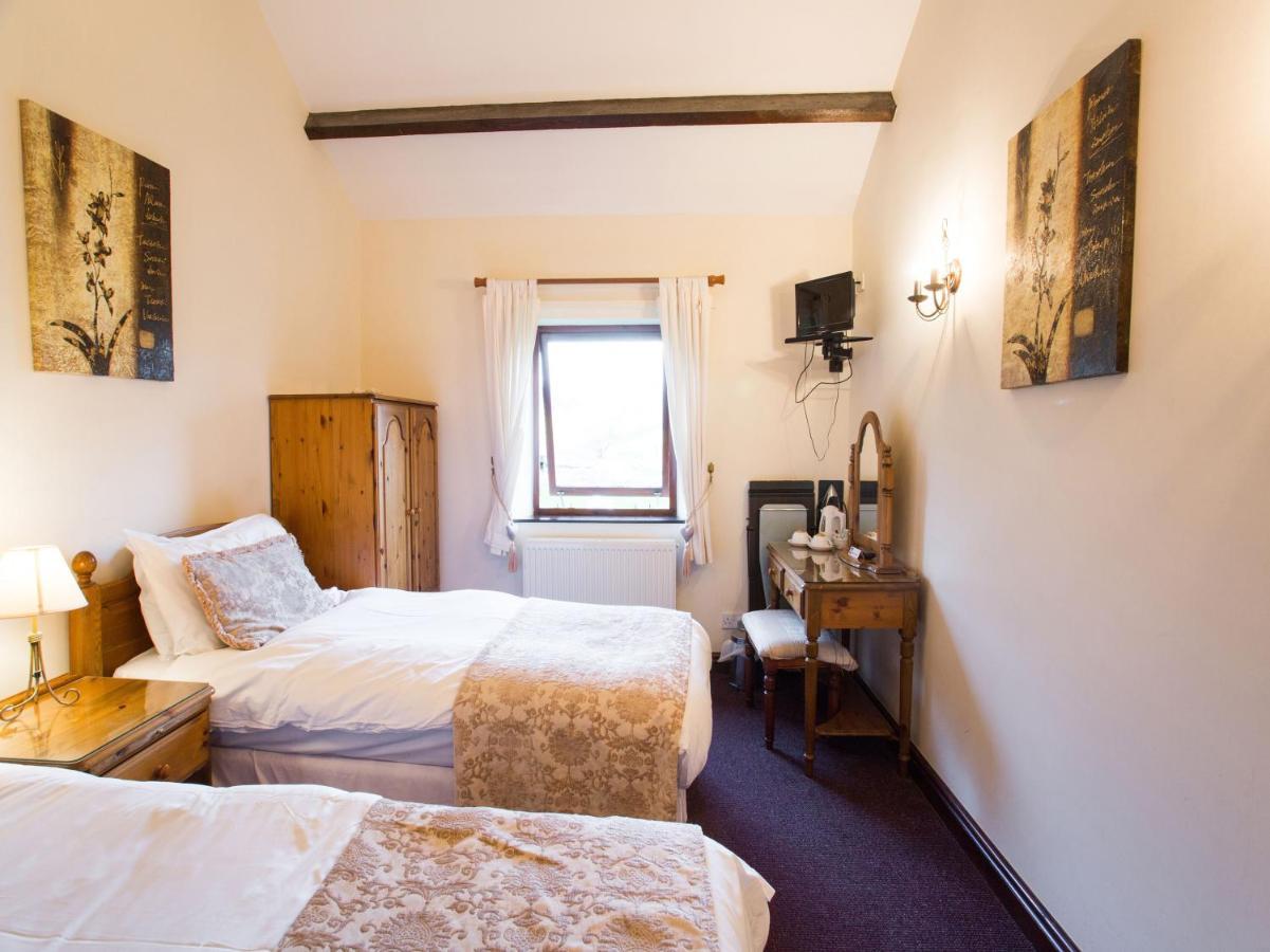 Oyo Ye Olde Bowling Green Inn (Adults Only) Bradwell  Екстериор снимка