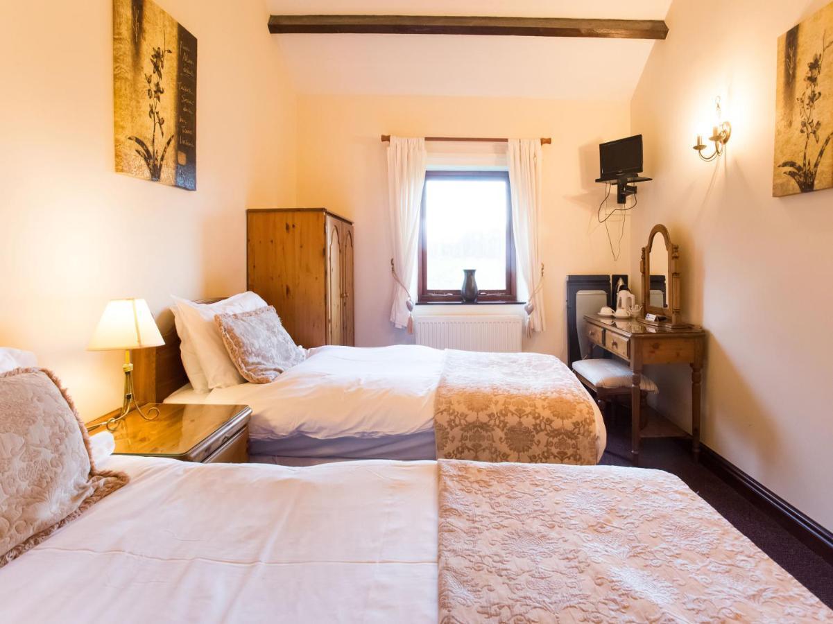 Oyo Ye Olde Bowling Green Inn (Adults Only) Bradwell  Екстериор снимка